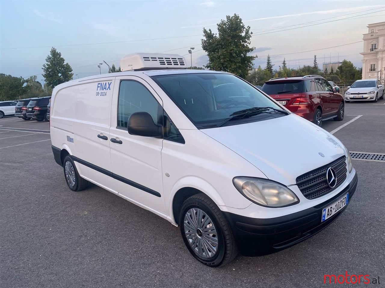 2006' Mercedes-Benz V 220 photo #5