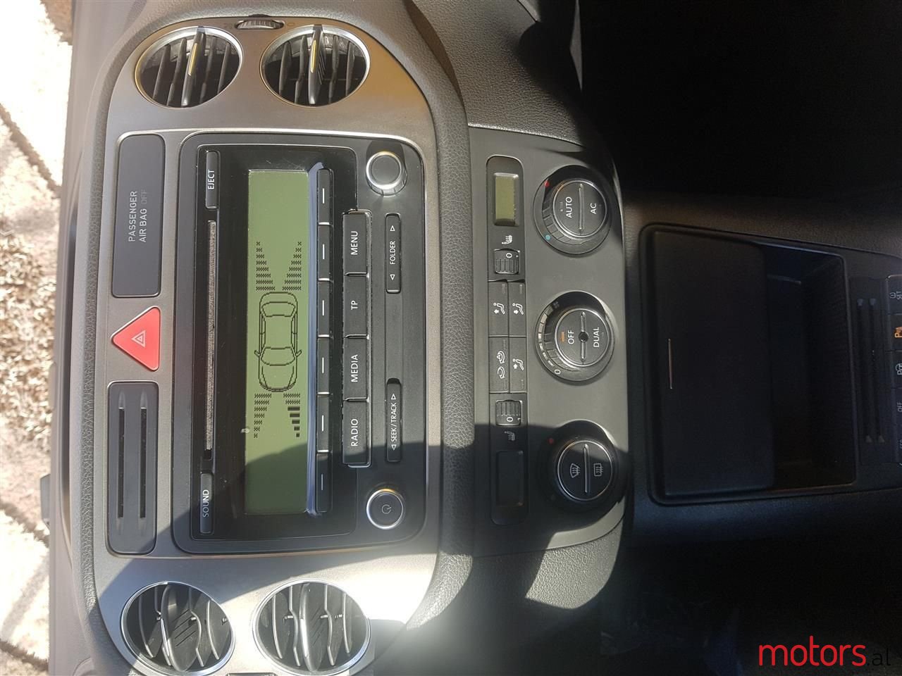 2008' Volkswagen Tiguan photo #2