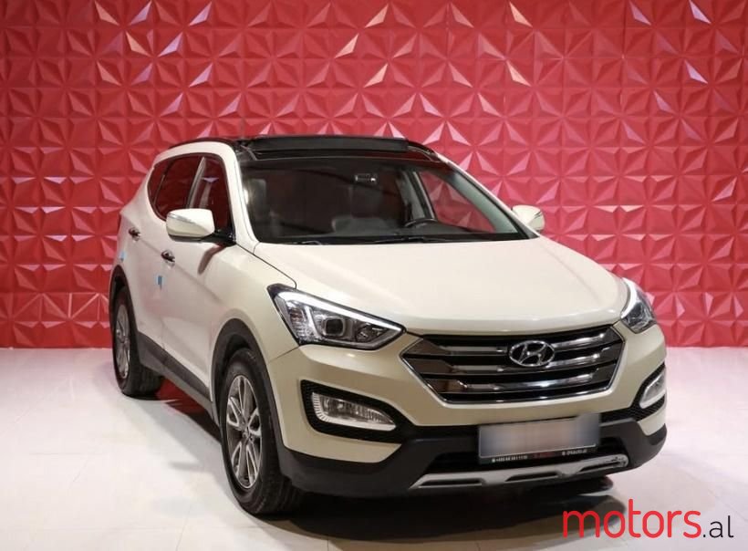 2013' Hyundai Santa Fe photo #4