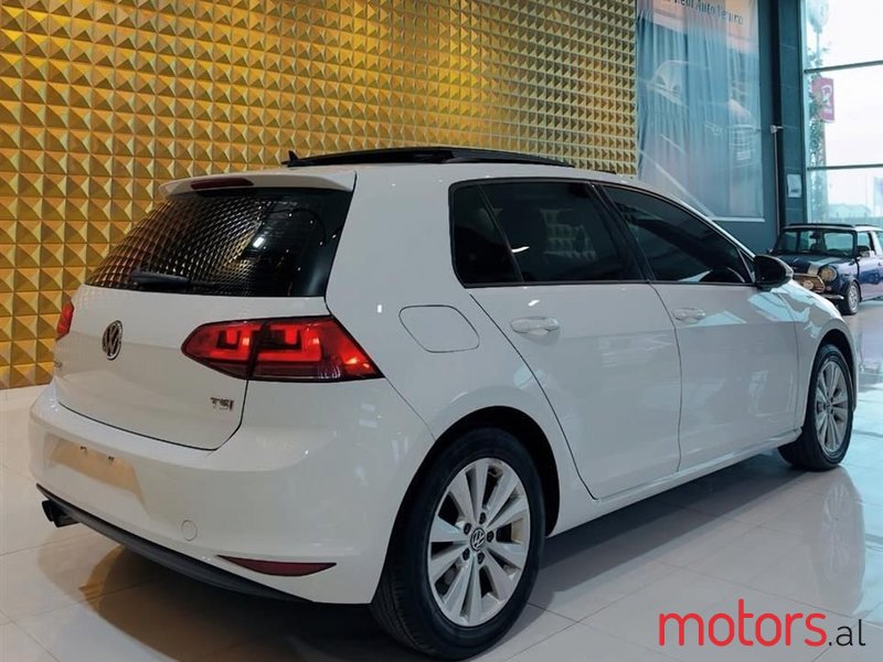 2016' Volkswagen Golf photo #3