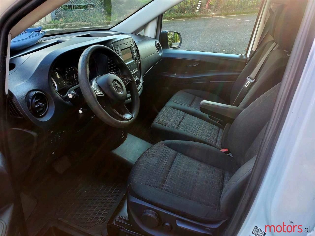 2017' Mercedes-Benz Viano photo #5