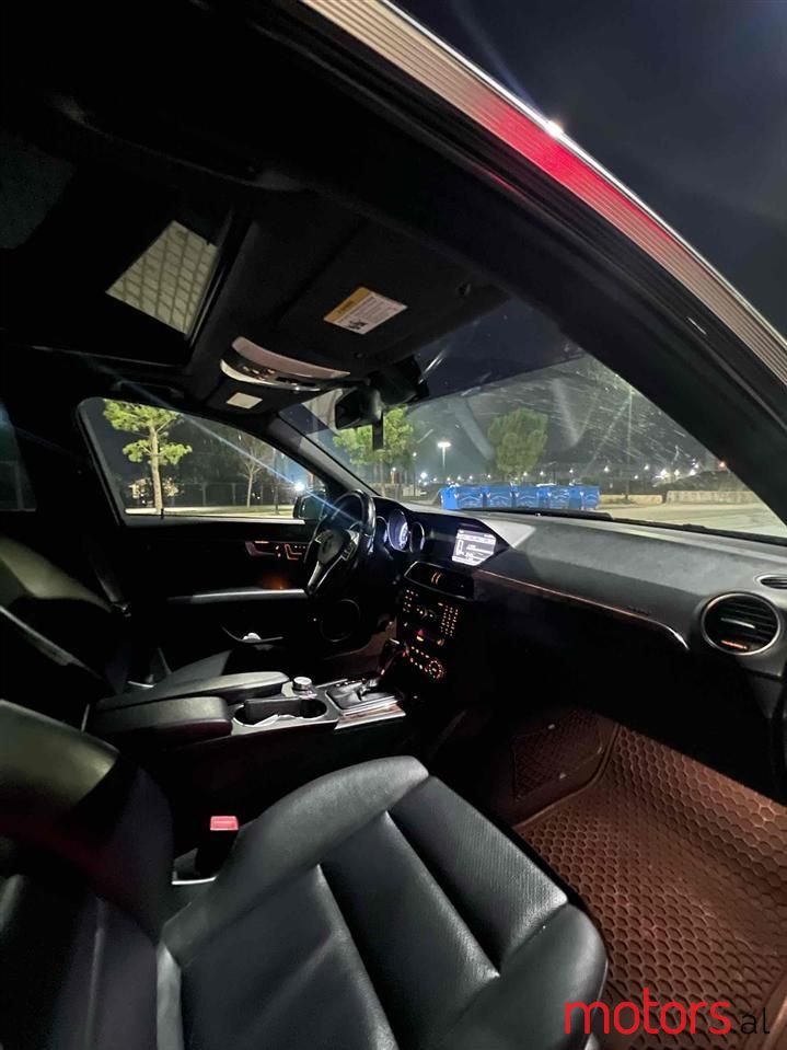 2012' Mercedes-Benz C 300 photo #5