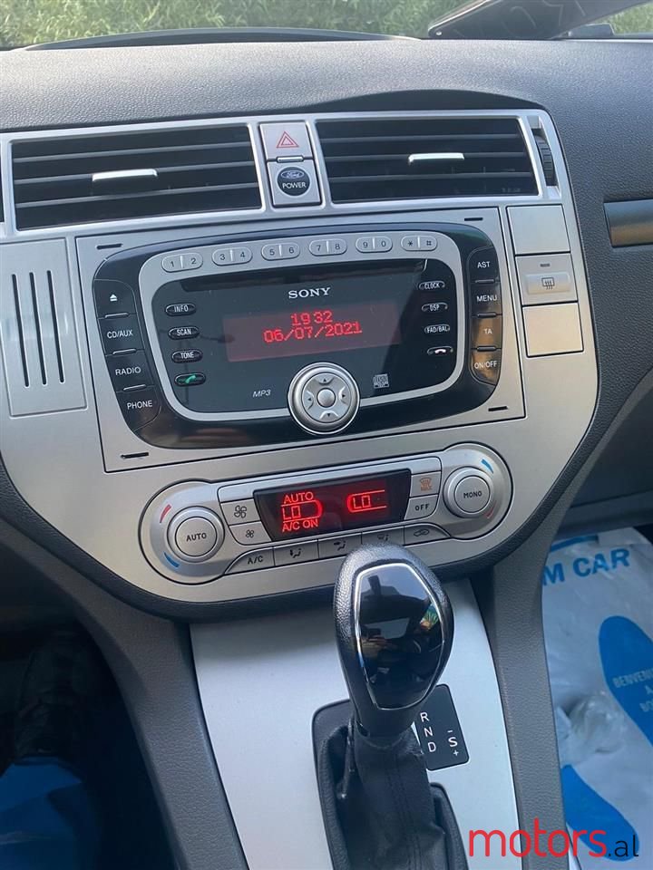 2010' Ford Kuga photo #2