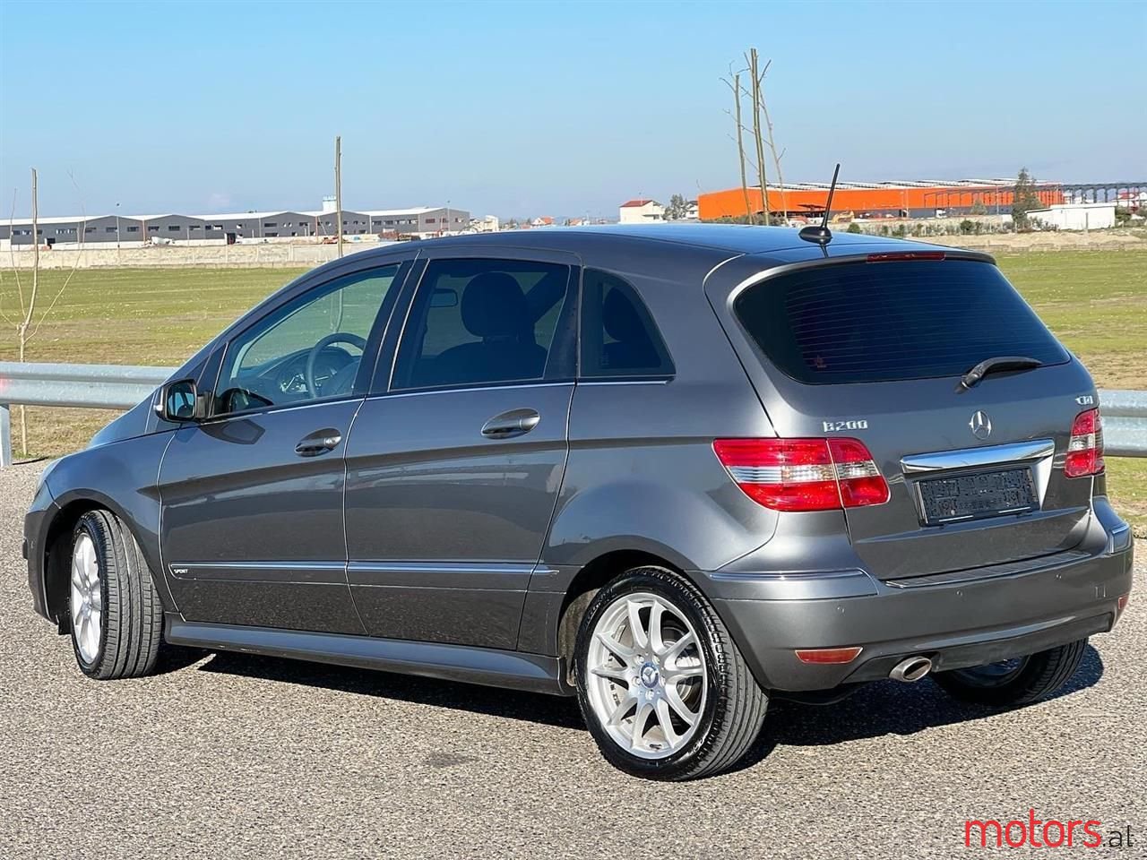 2010' Mercedes-Benz B 200 photo #3