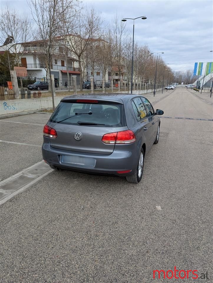 2010' Volkswagen Golf photo #3