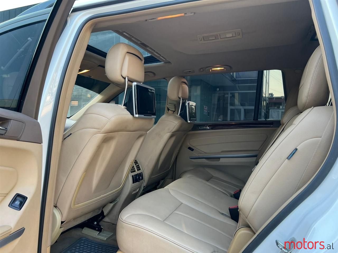 2011' Mercedes-Benz GL 350 photo #5