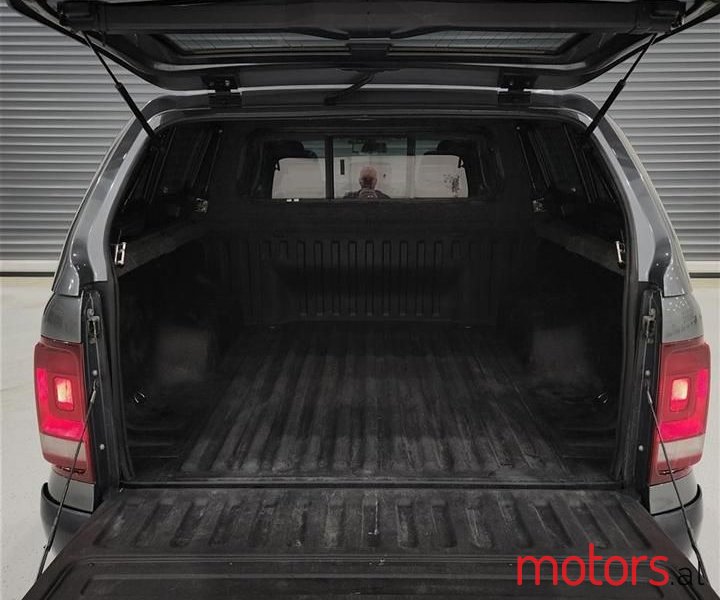 2015' Volkswagen Amarok photo #3
