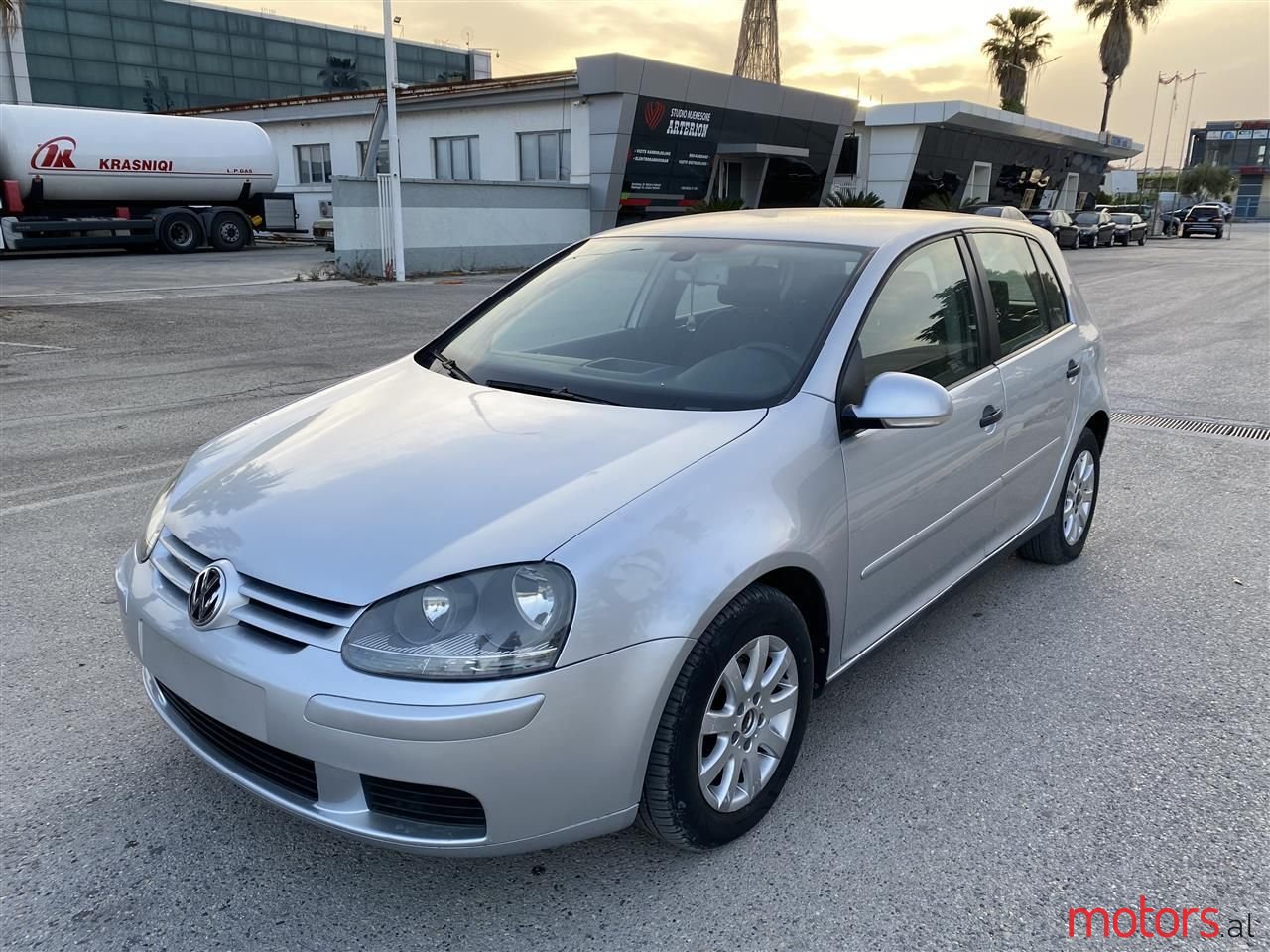 2004' Volkswagen Golf photo #6