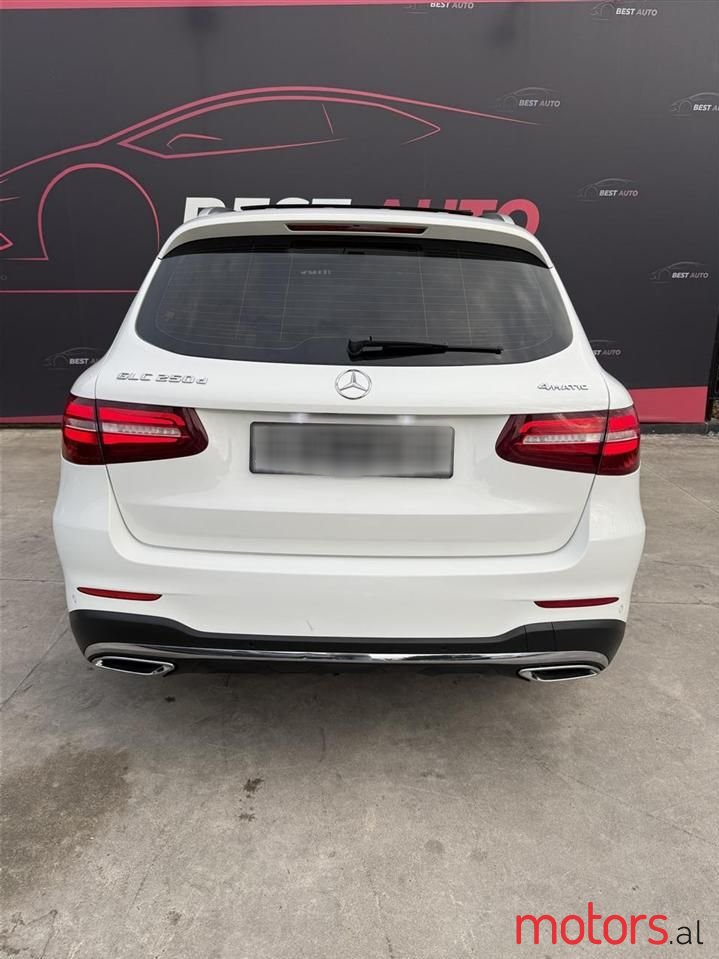 2018' Mercedes-Benz GLC 250 photo #2