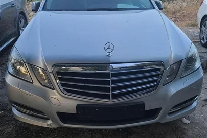 2012' Mercedes-Benz E 220