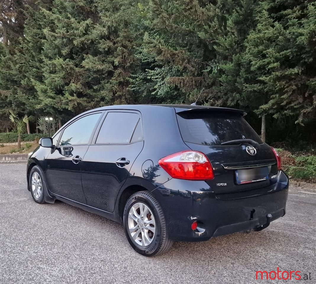 2012' Toyota Auris photo #6