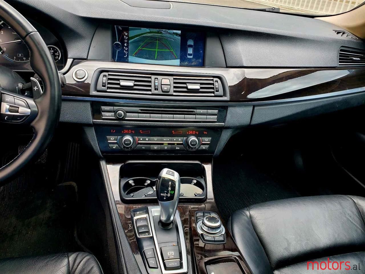 2010' BMW 528 photo #5