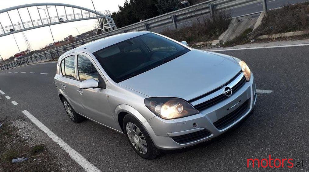 2005' Opel Astra photo #2