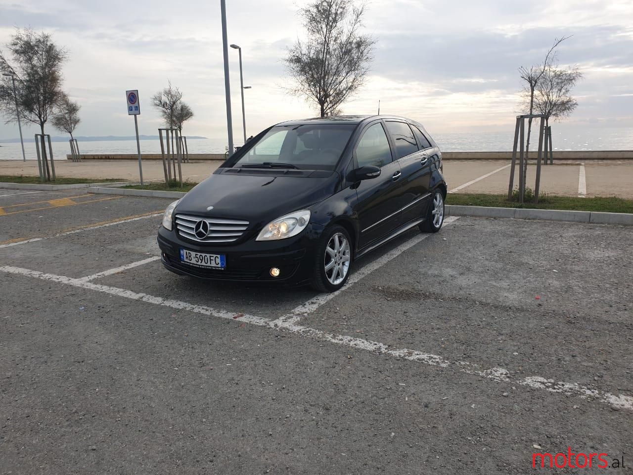 2007' Mercedes-Benz B 180 photo #1