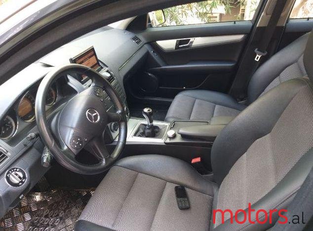 2010' Mercedes-Benz C-Class photo #1