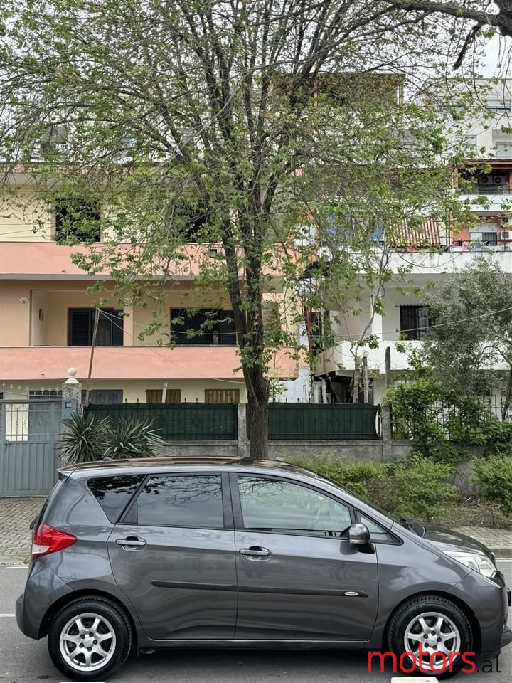 2012' Subaru Trezia photo #2