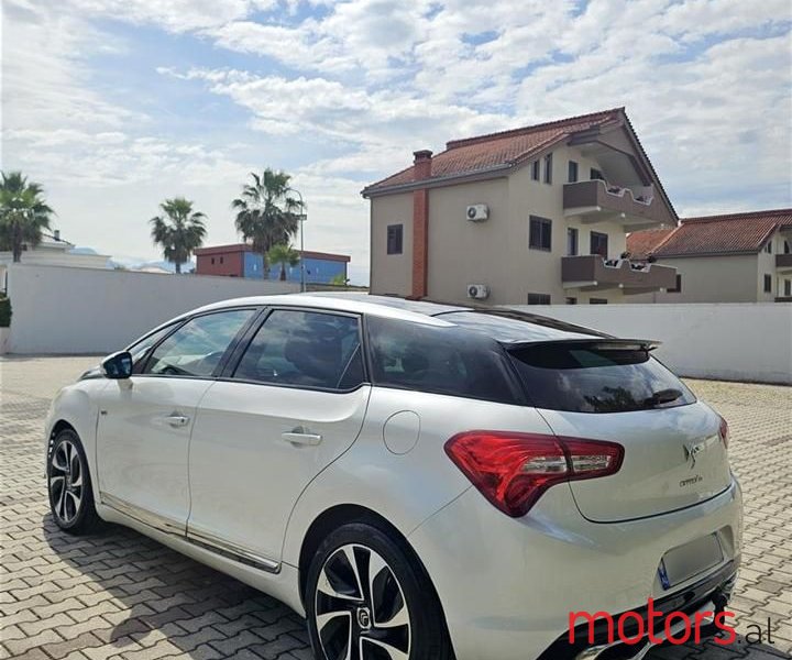 2014' Citroen DS5 photo #5