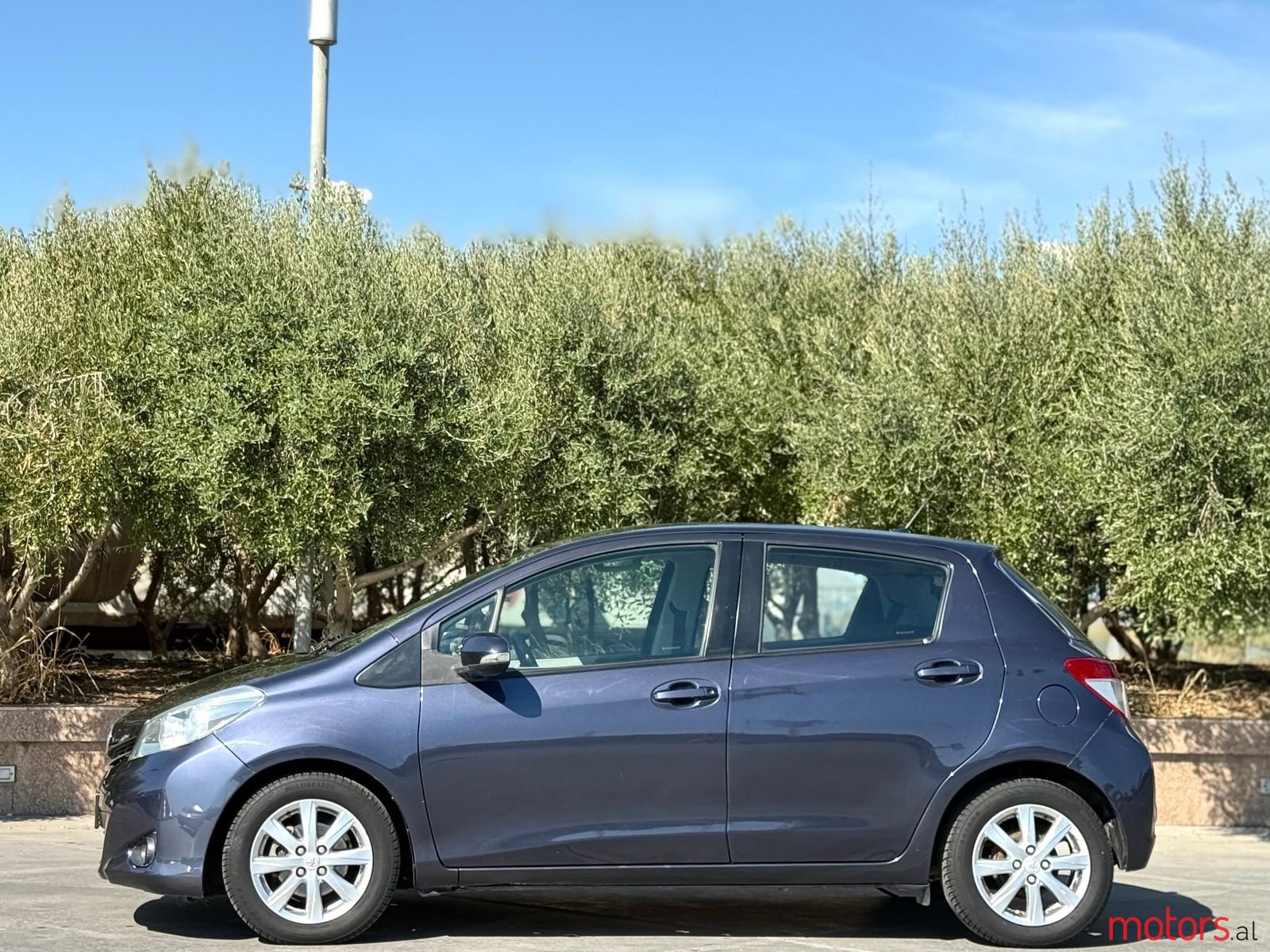 2014' Toyota Yaris photo #5