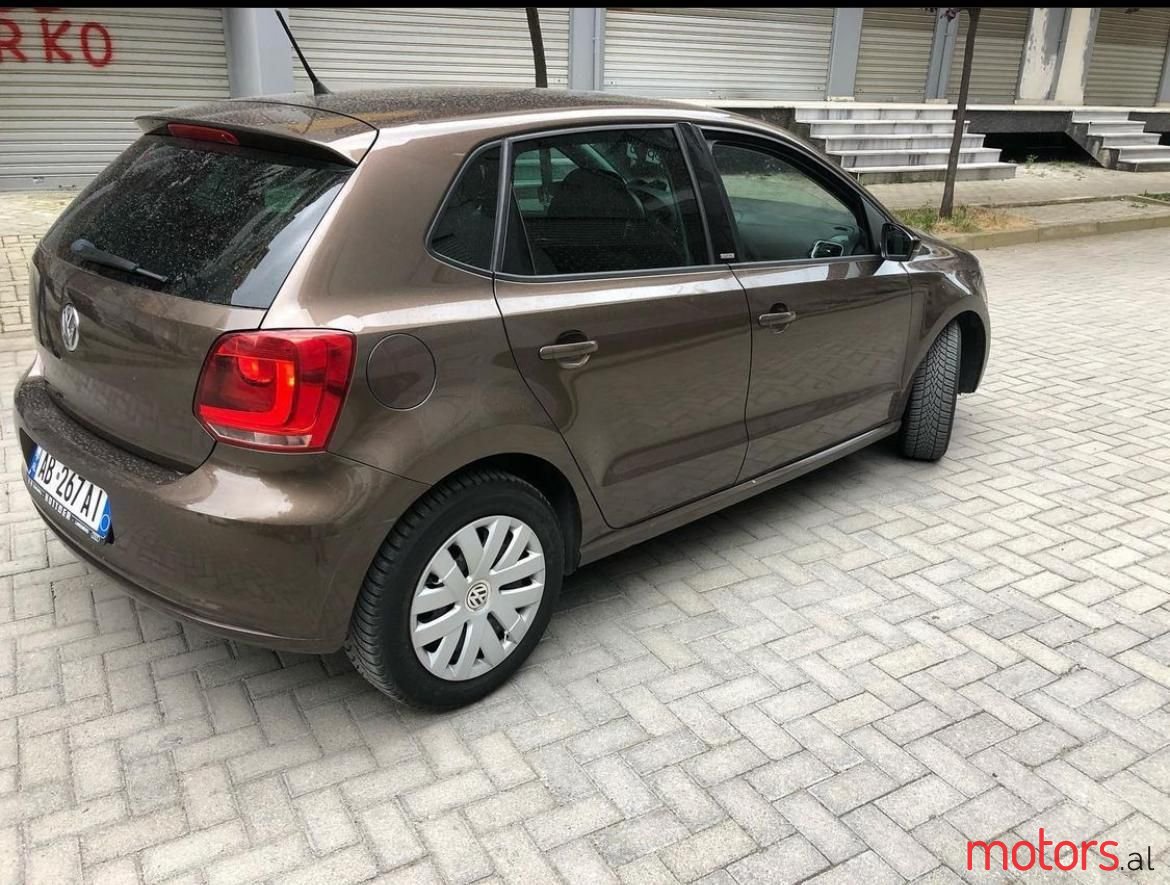 2011' Volkswagen Polo photo #4