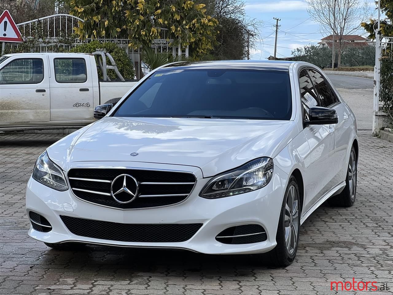 2015' Mercedes-Benz E 220 photo #4