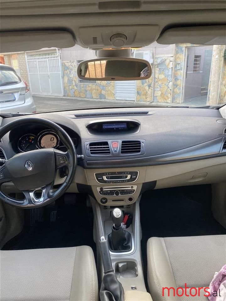 2009' Renault Megane photo #5