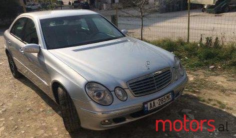2004' Mercedes-Benz E-Class photo #1