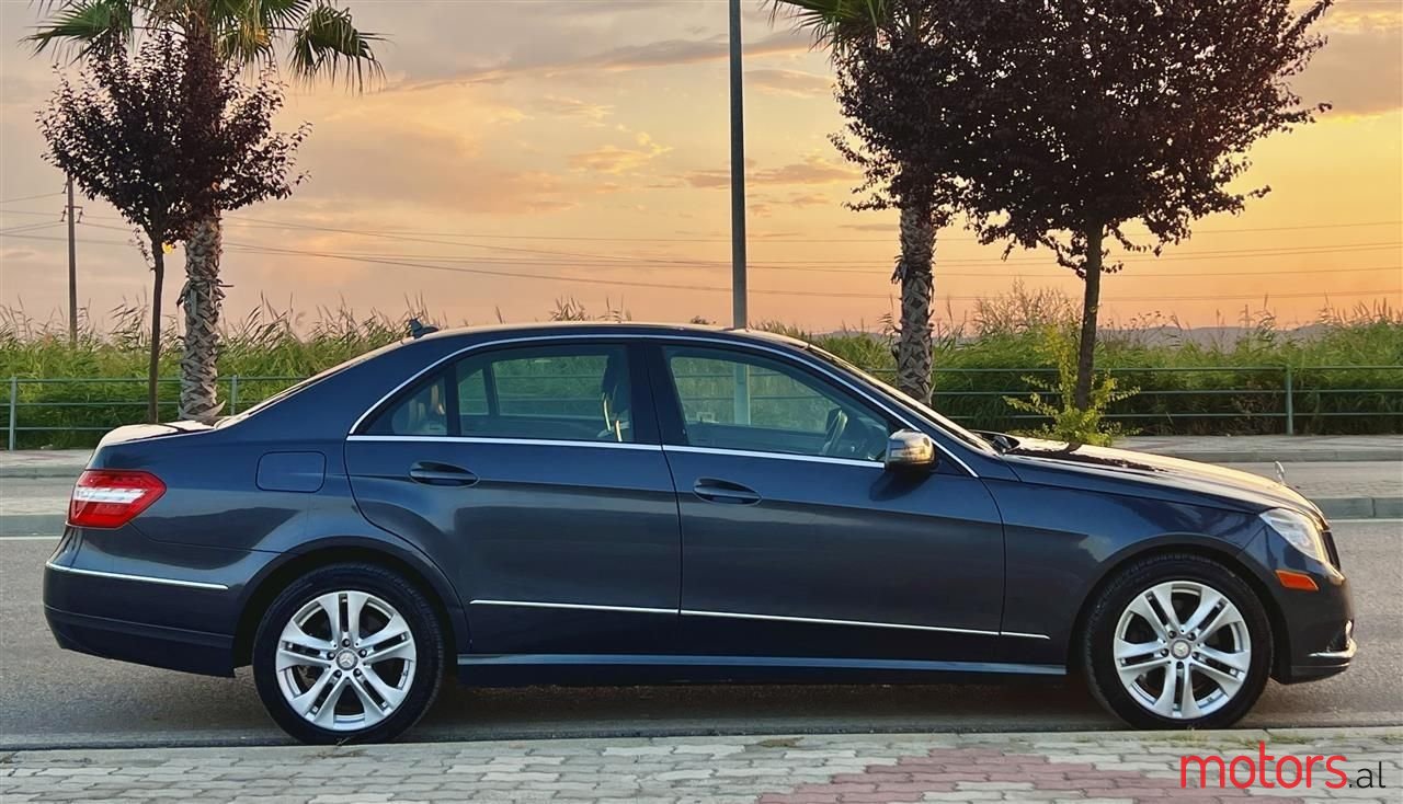 2011' Mercedes-Benz E 350 photo #5