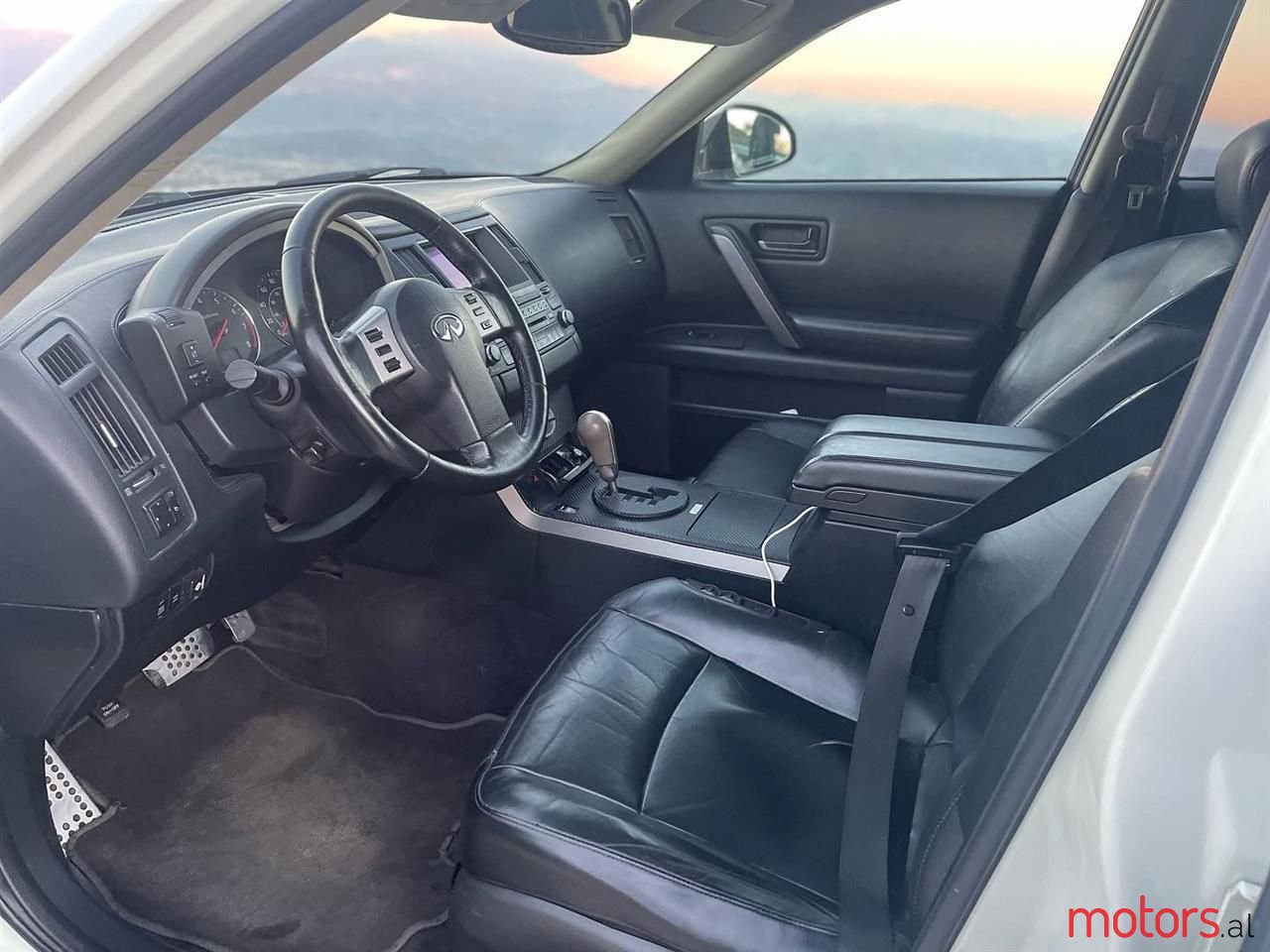 2004' Infiniti FX photo #6