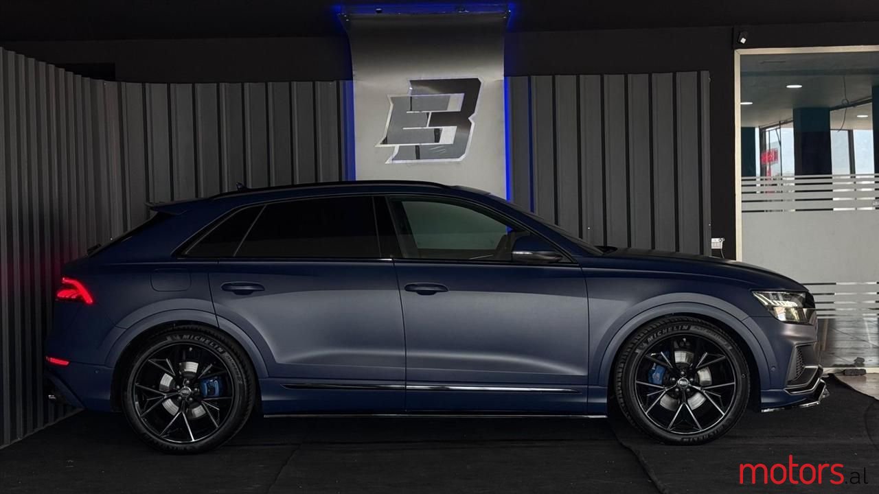 2019' Audi Q8 photo #6