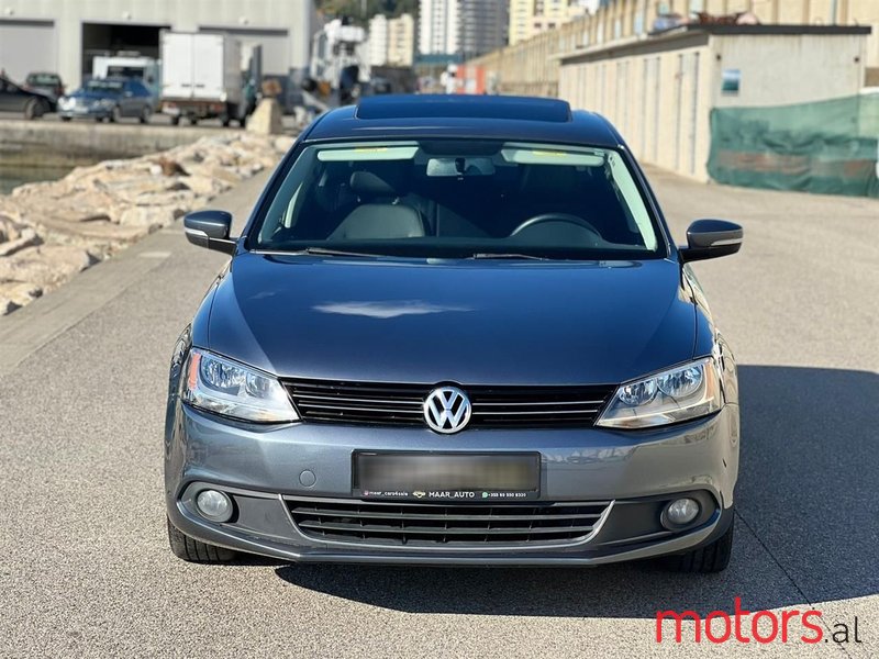 2011' Volkswagen Jetta photo #1