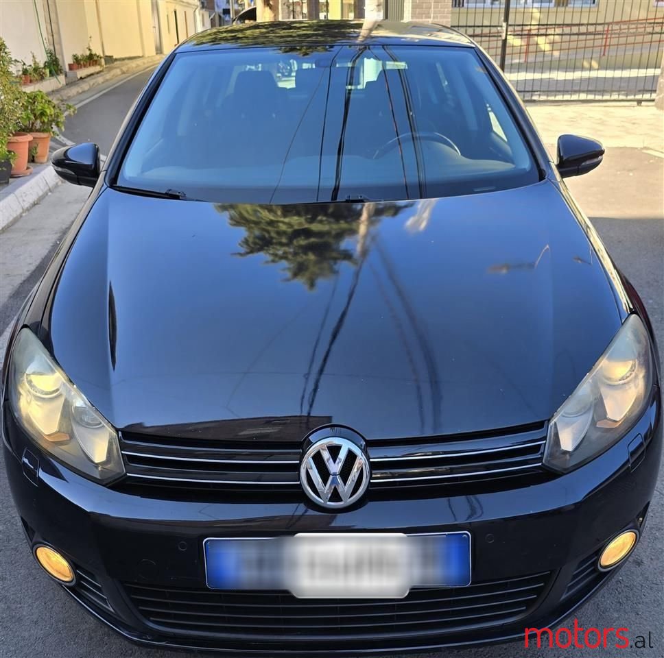 2010' Volkswagen Golf photo #3