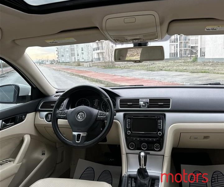 2013' Volkswagen Passat photo #3