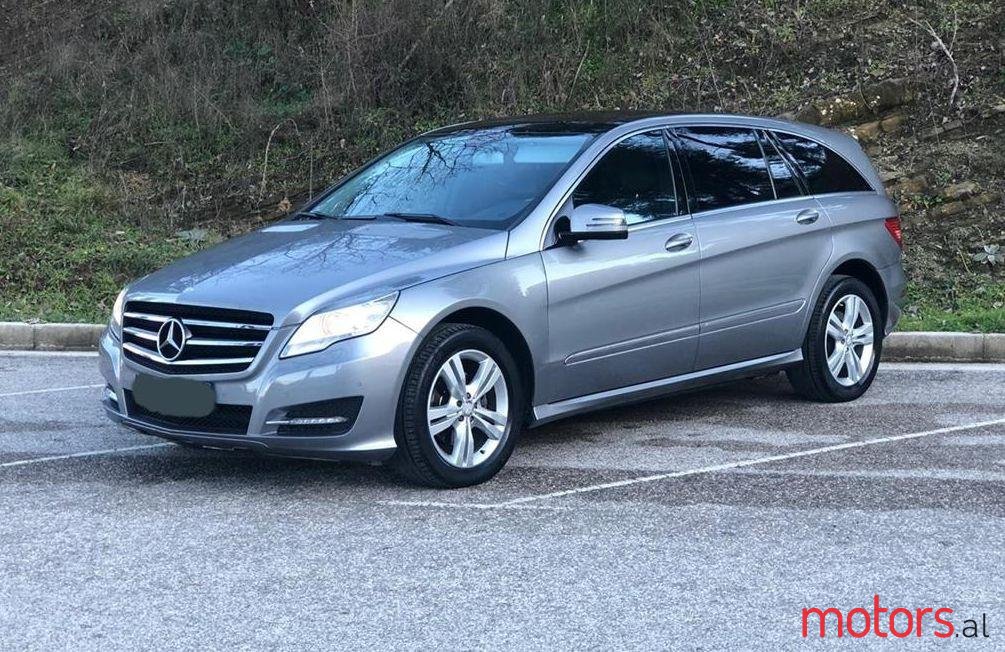 2011' Mercedes-Benz R 350 photo #1