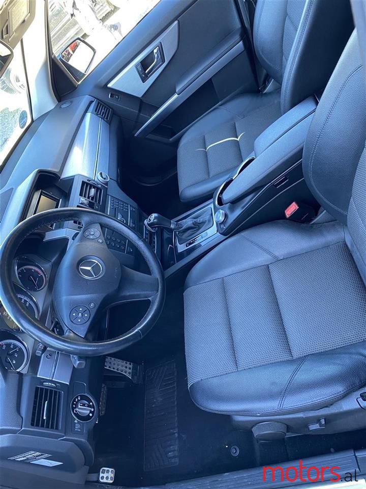 2009' Mercedes-Benz GLK 320 photo #4