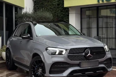 2022' Mercedes-Benz GLE 400
