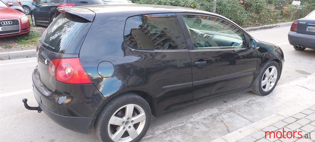 2005' Volkswagen Golf photo #4