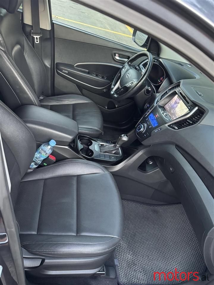 2013' Hyundai Santa Fe photo #5