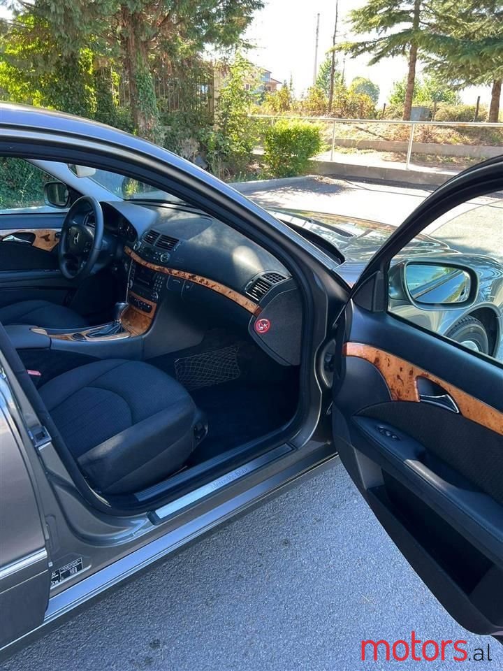 2007' Mercedes-Benz E 220 photo #4