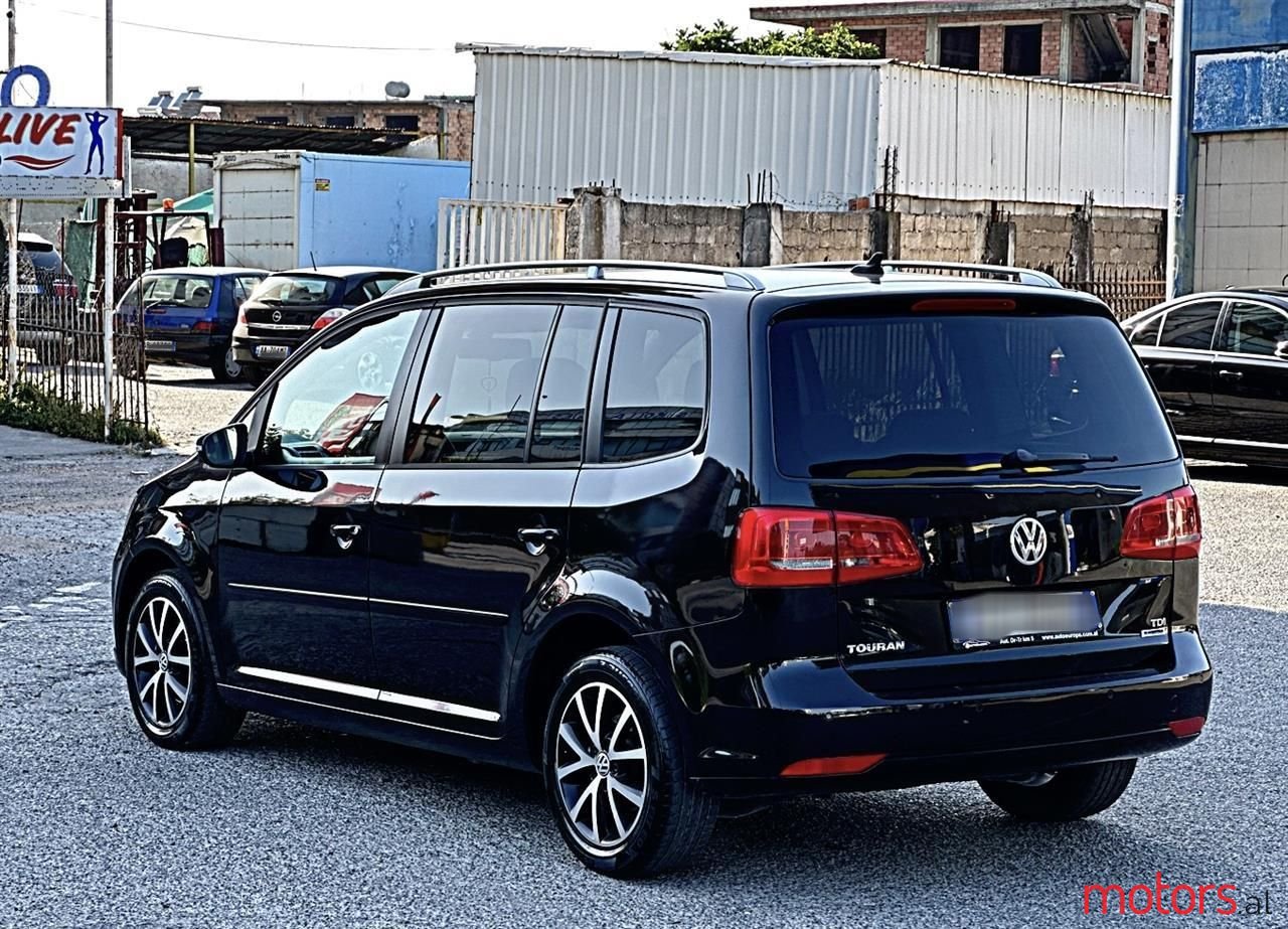 2014' Volkswagen Touran photo #6