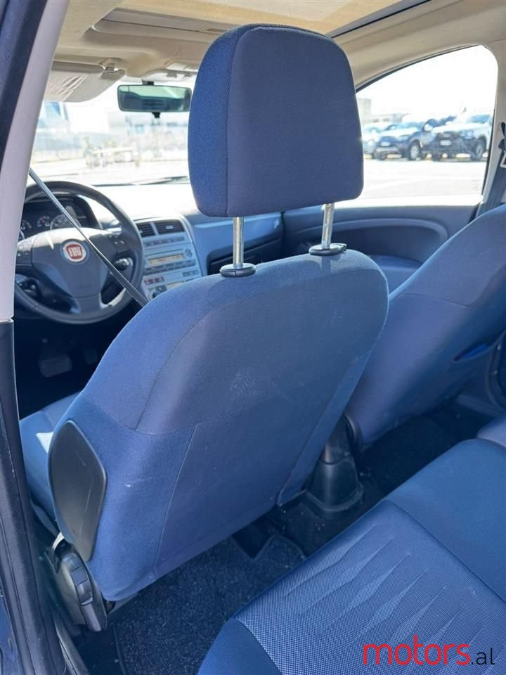 2009' Fiat Grande Punto photo #5