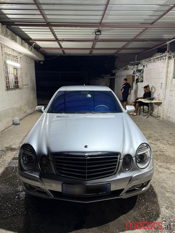 2007' Mercedes-Benz E 320 photo #2