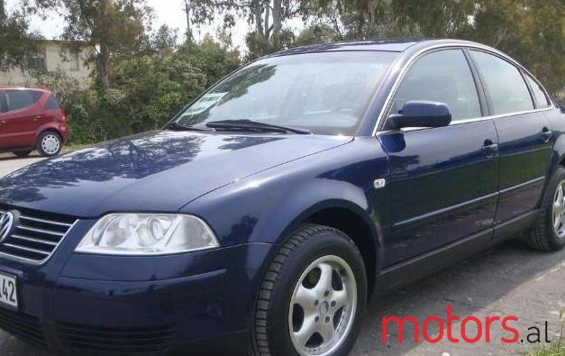 2002' Volkswagen Passat photo #3