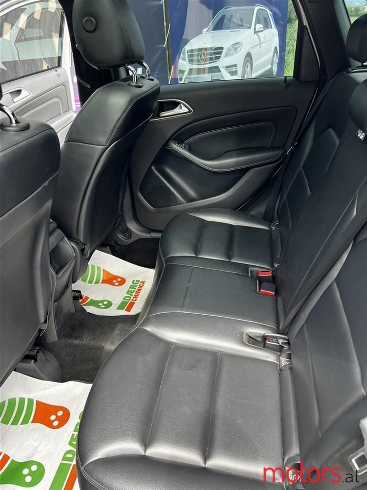 2013' Mercedes-Benz B 200 photo #1