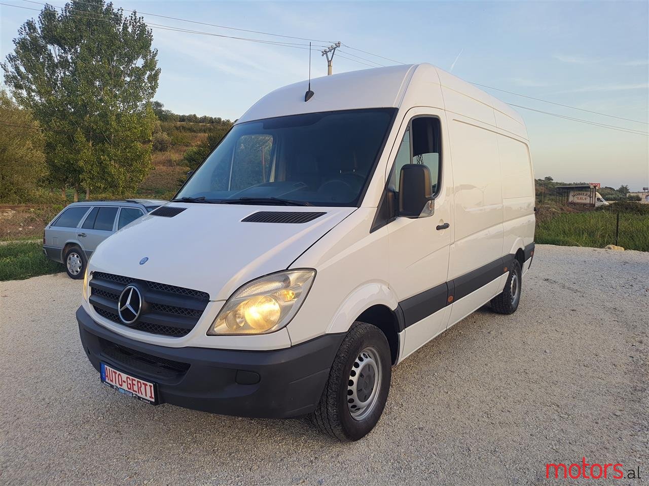 2008' Mercedes-Benz 211 CDI photo #1