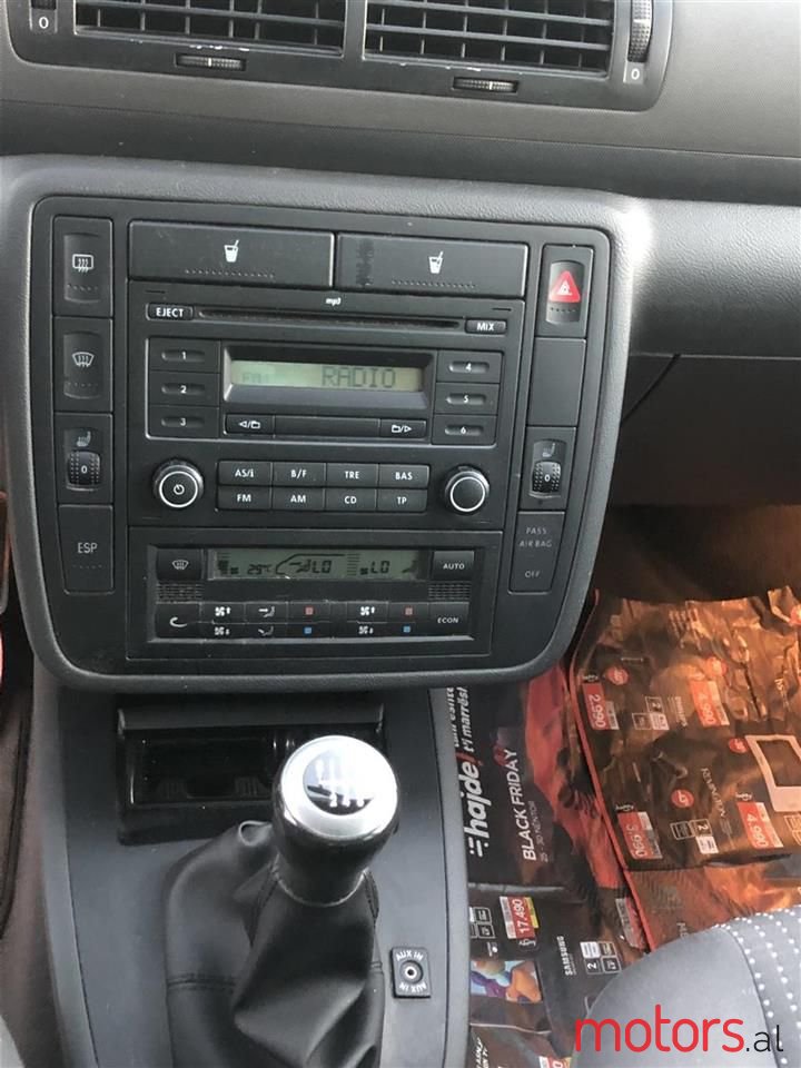 2009' Volkswagen Sharan photo #5