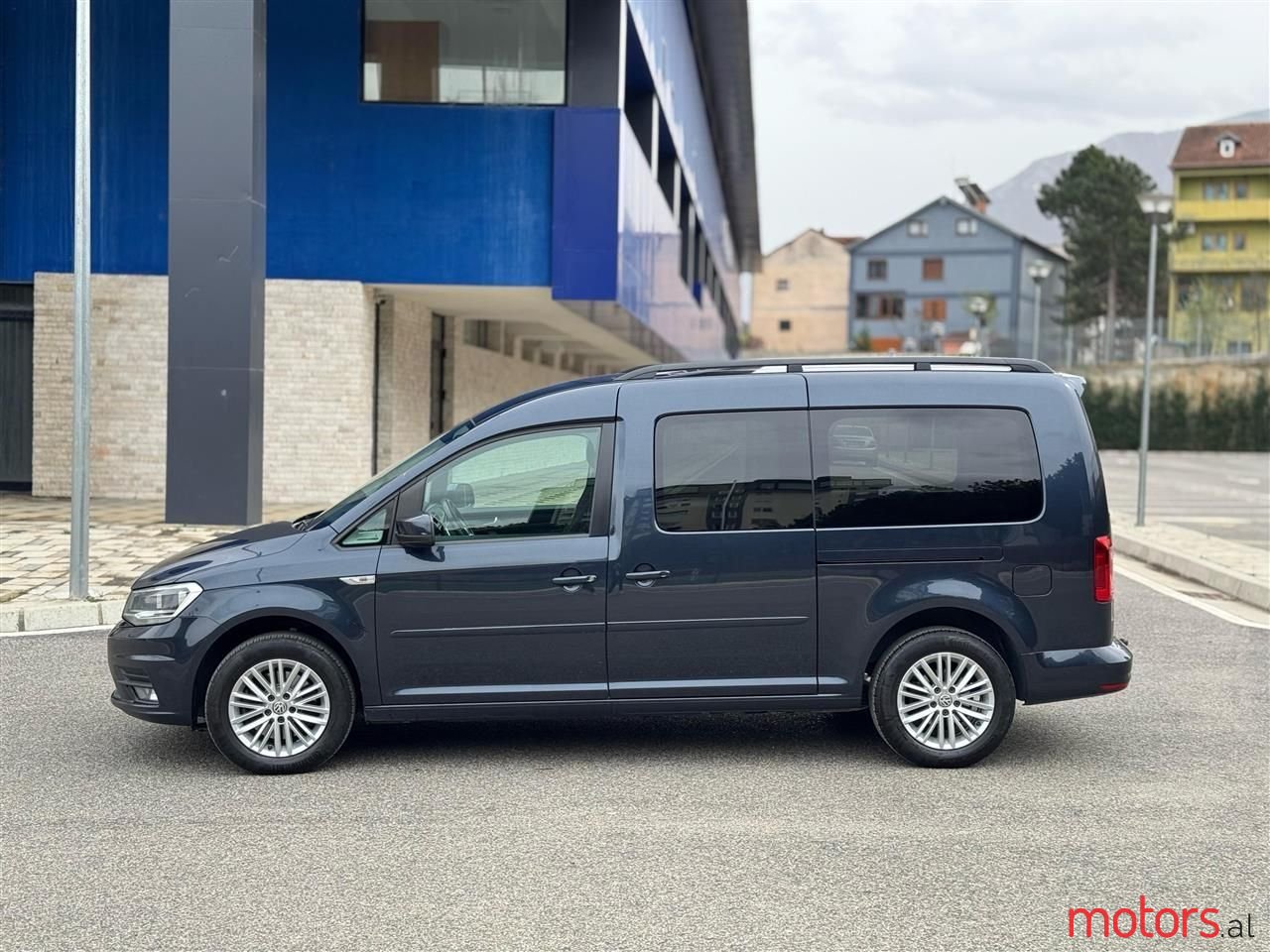 2016' Volkswagen Caddy photo #1