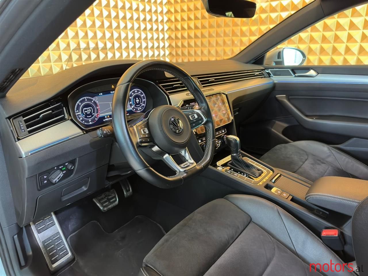 2019' Volkswagen Arteon photo #3