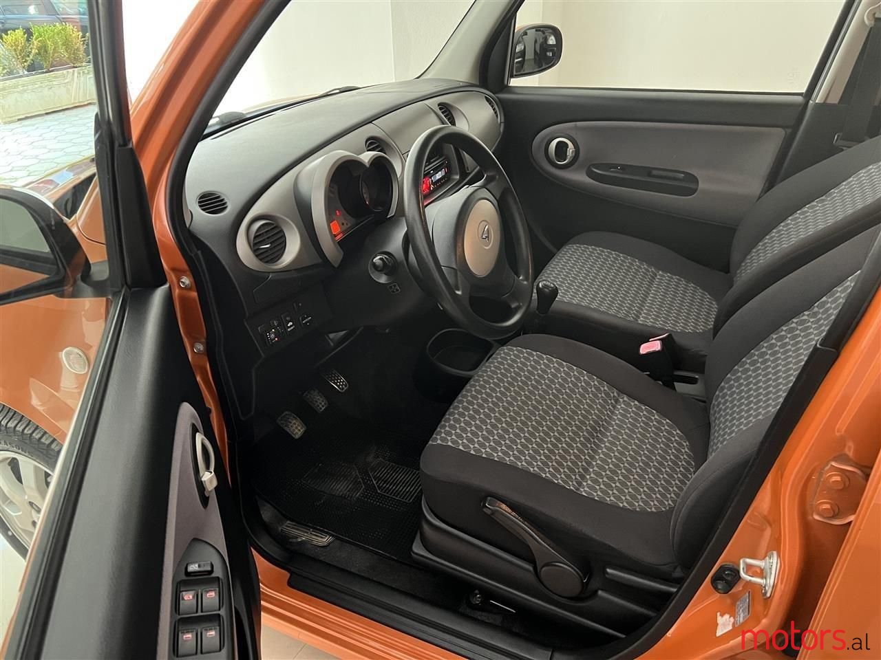 2007' Daihatsu Trevis photo #6