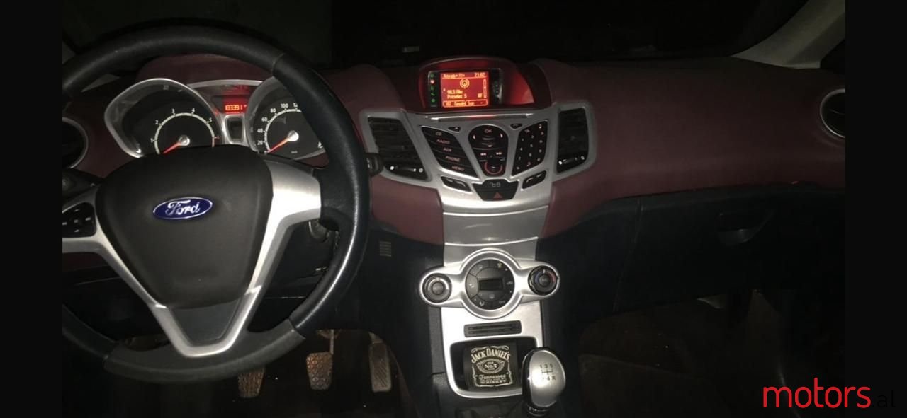 2010' Ford Fiesta photo #2