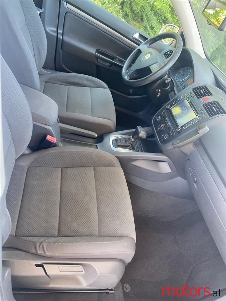 2006' Volkswagen Golf photo #5